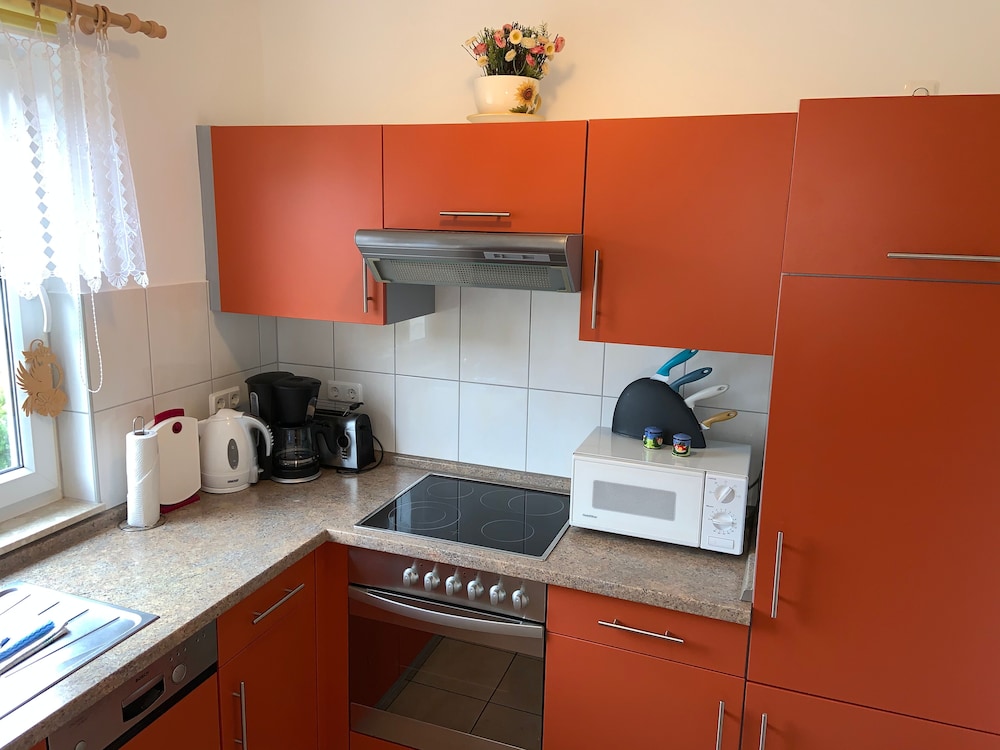Townhome, 1 King Bed, Non Smoking, Garden View photo 2