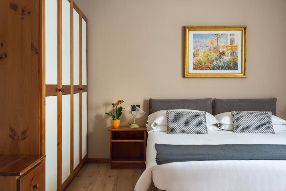 Comfort Room - Photo 2