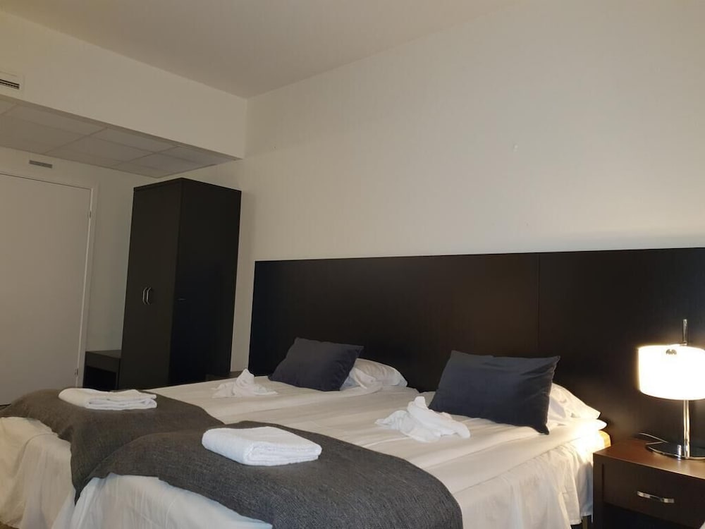 Standard Twin Room - Photo 2