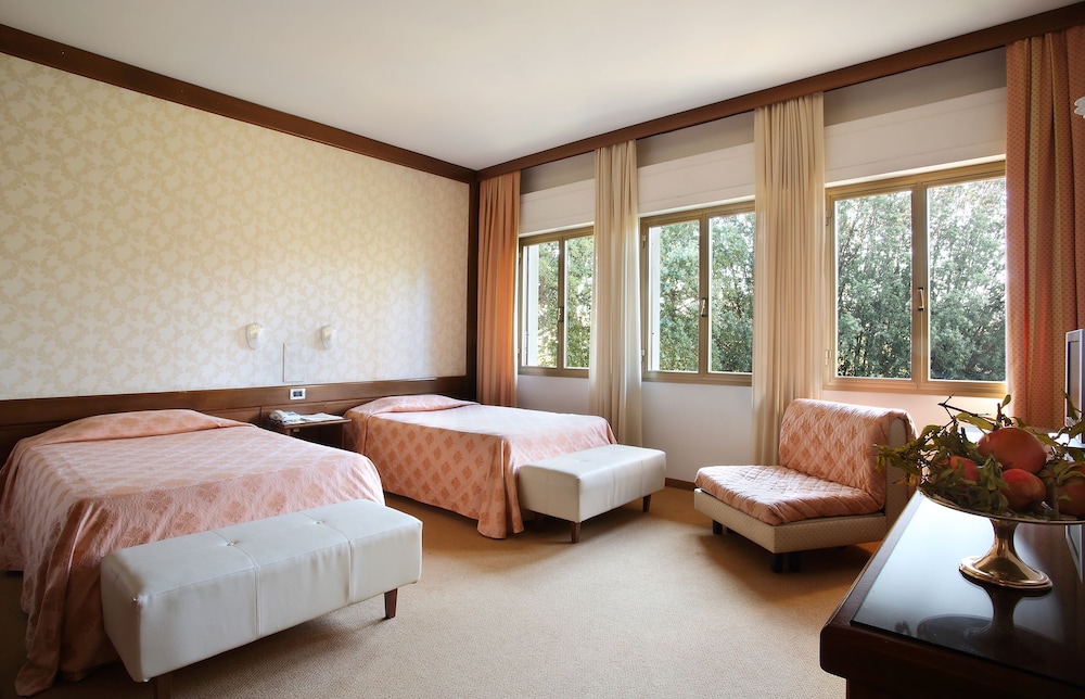 Superior Twin Room photo 2