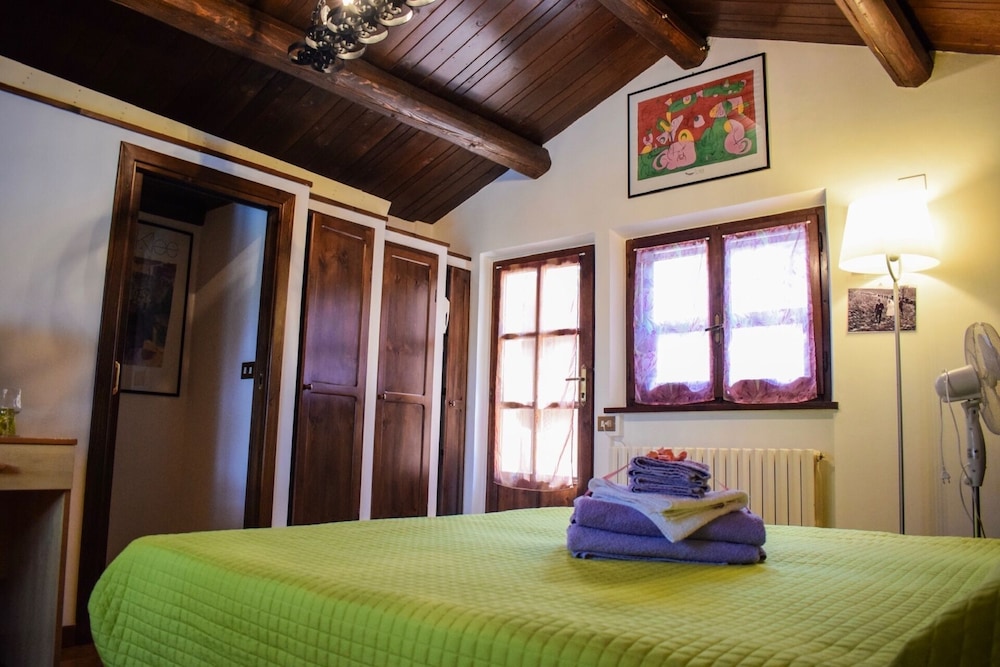 Family Quadruple Room, 1 Bedroom, Private Bathroom, Pool View photo 1