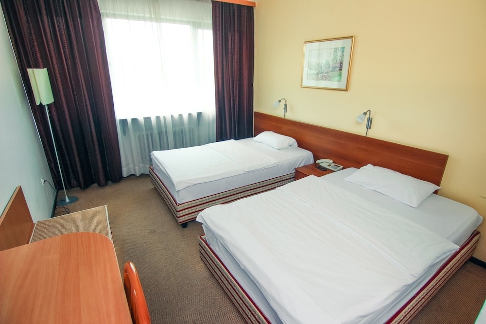 Standard Double or Twin Room, Non Smoking, City View - Photo 1