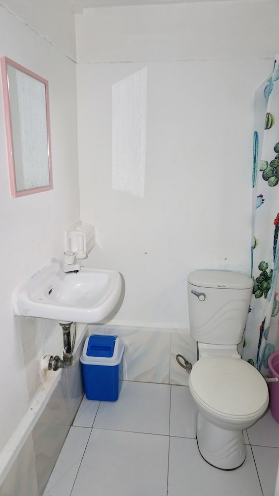 Semi-Deluxe Room - Photo 5
