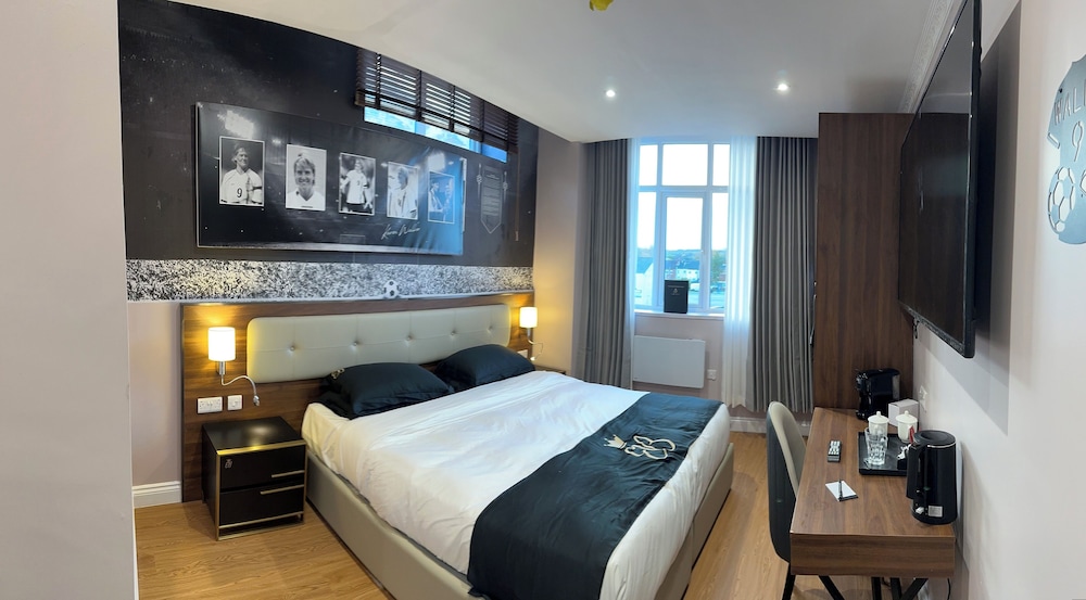 Luxury Suite, 1 King Bed, Non Smoking, Ensuite