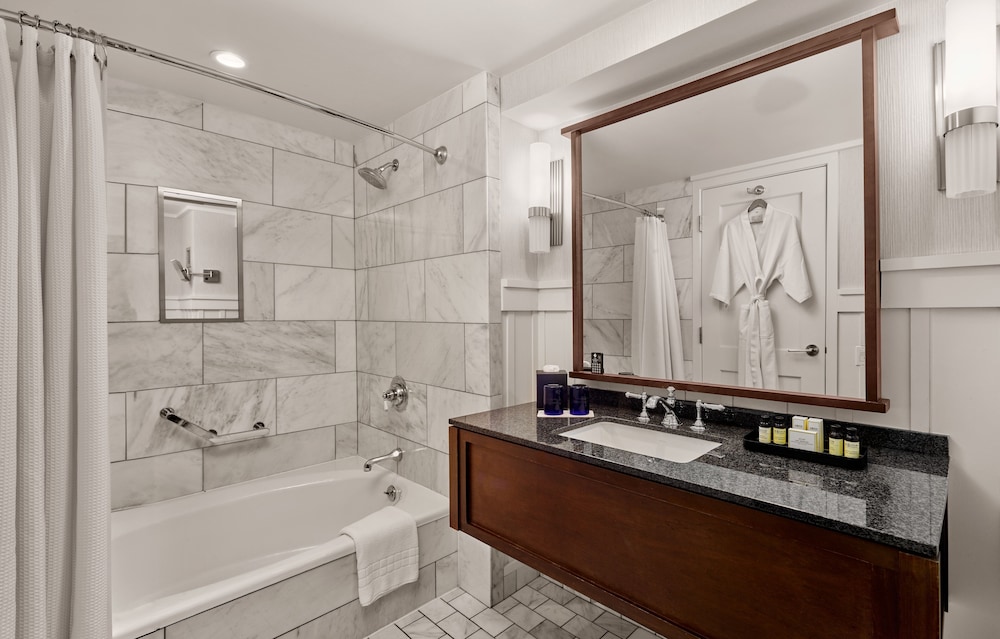 Deluxe Room, 1 King Bed