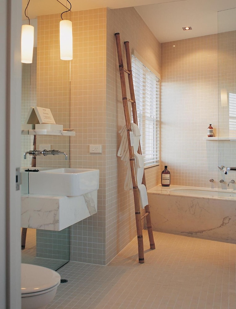 Deluxe Room, Bathtub - Photo 1