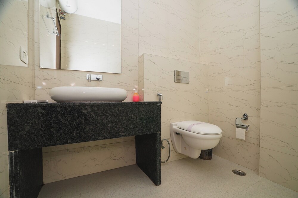 Deluxe Room - Photo 3