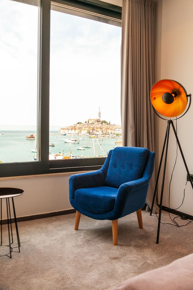 Deluxe Double Room, Sea View - Photo 5
