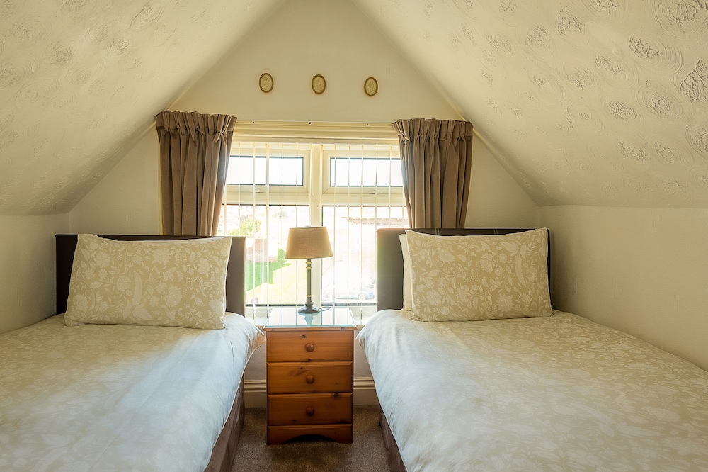 Suite, Ensuite photo 2