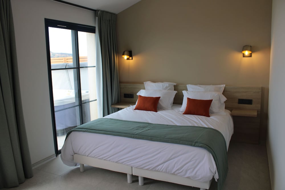 Deluxe Double Room, Balcony, Sea View photo 1