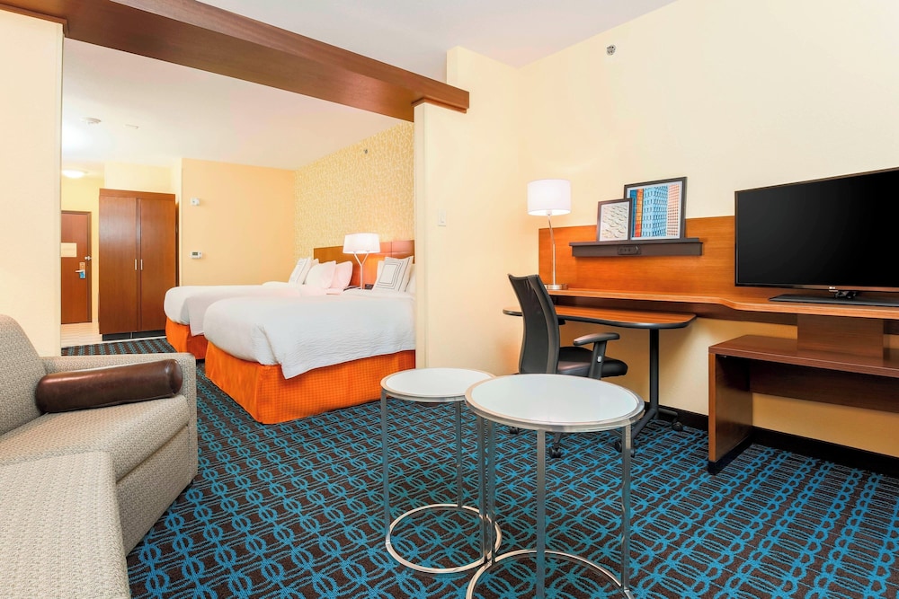 Studio, Multiple Beds (Mobility/Hearing Accessible, Tub) photo 3
