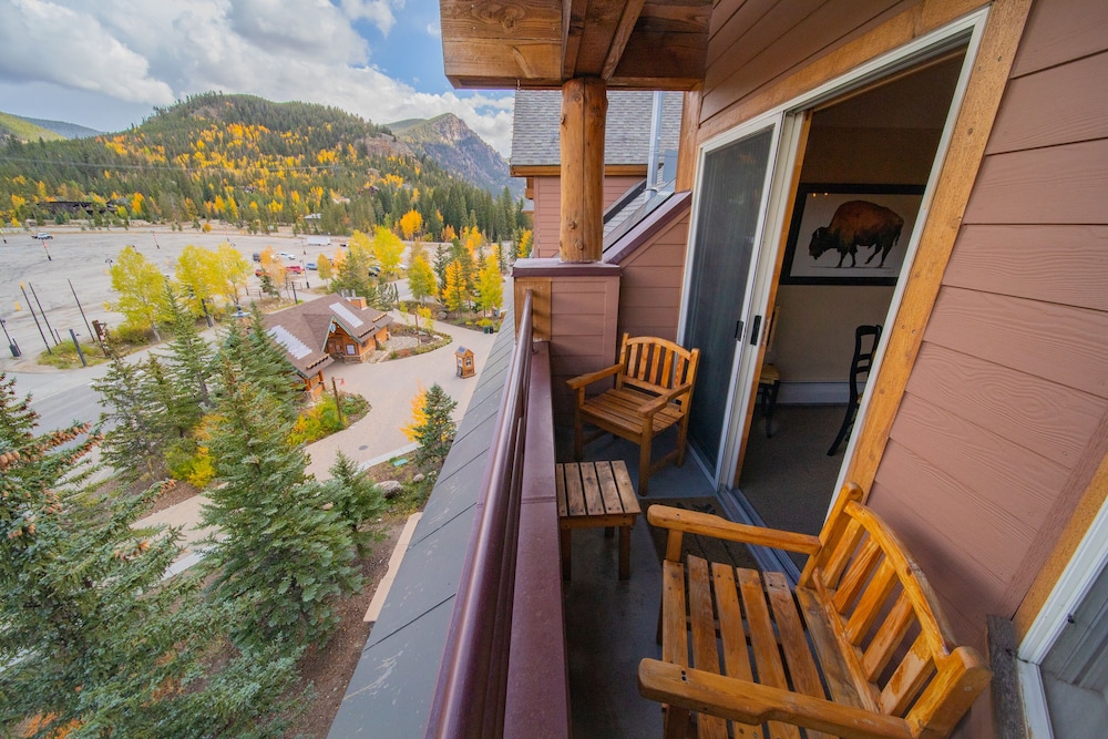 Condo, Multiple Beds, Mountain View (Buffalo Lodge 8411) photo 1