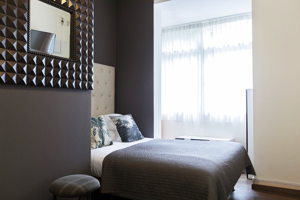Standard Room, 2 Twin Beds, Private Bathroom photo 1