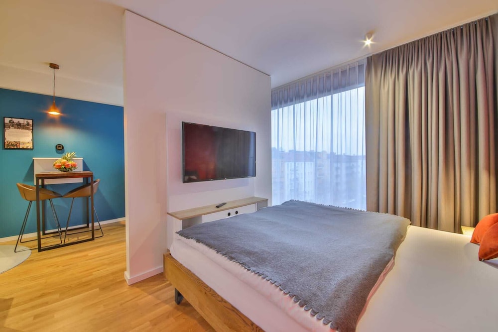Deluxe Apartment, City View