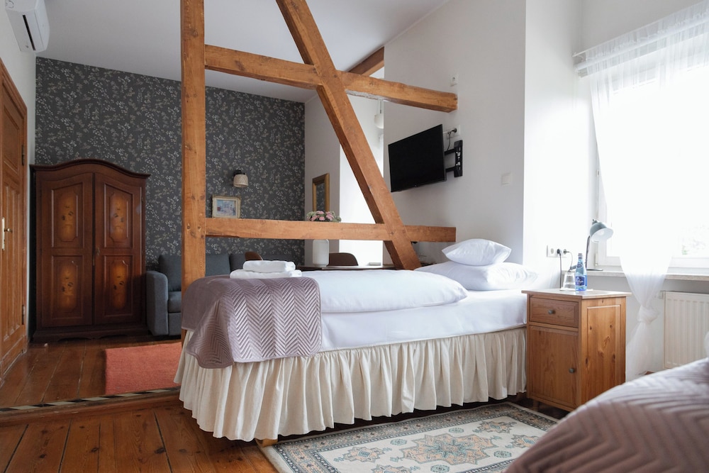 Basic Twin Room - Photo 3