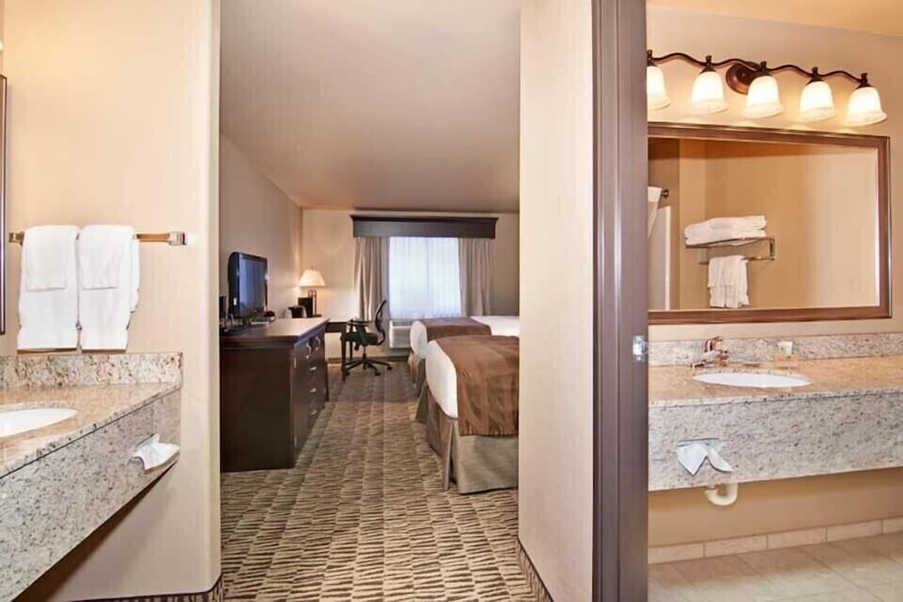 Standard Room, 2 Queen Beds (2 Queen Beds Handicap Non Smoking)