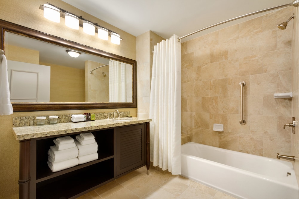 Premium Suite, 2 Queen Beds, Accessible, Bathtub (Mobility) thumbnail 6