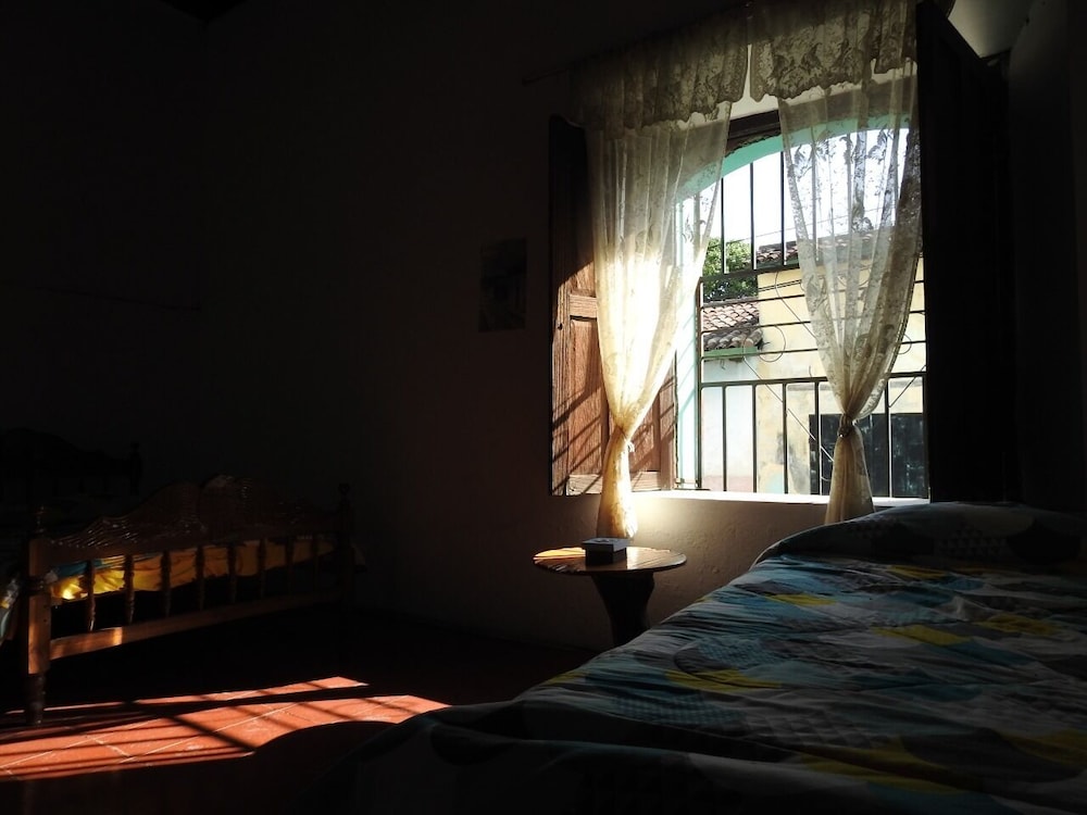 Economy Room, 2 Twin Beds, Smoking, City View photo 2