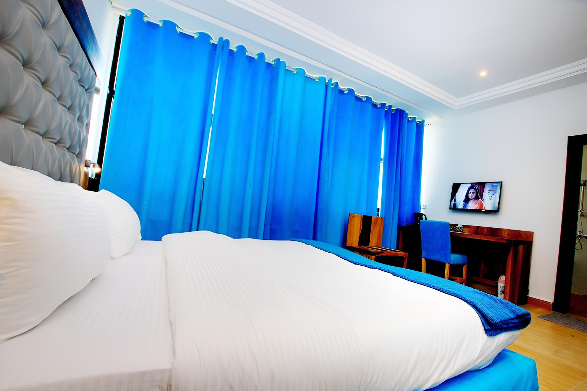 Grand Room, 1 King Bed