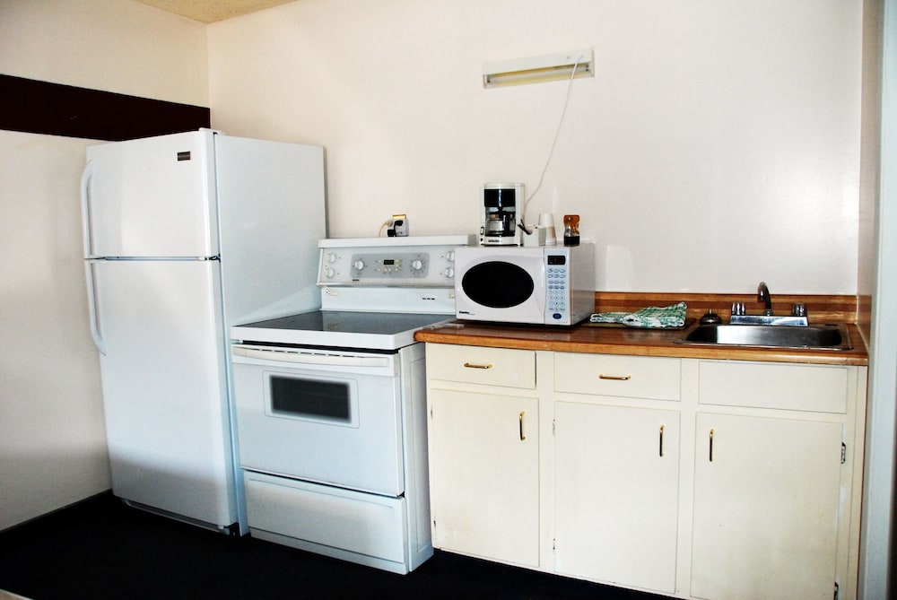 Family Double Room, 2 Queen Beds, Non Smoking, Kitchenette photo 1