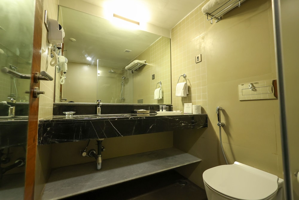 Executive Room - Photo 5