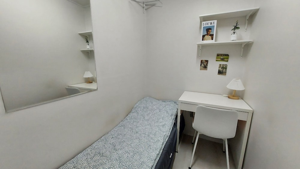 Deluxe Room, Women only, Non Smoking, Shared Bathroom(315)(Self check-In Hotel,Please contact HOTEL)