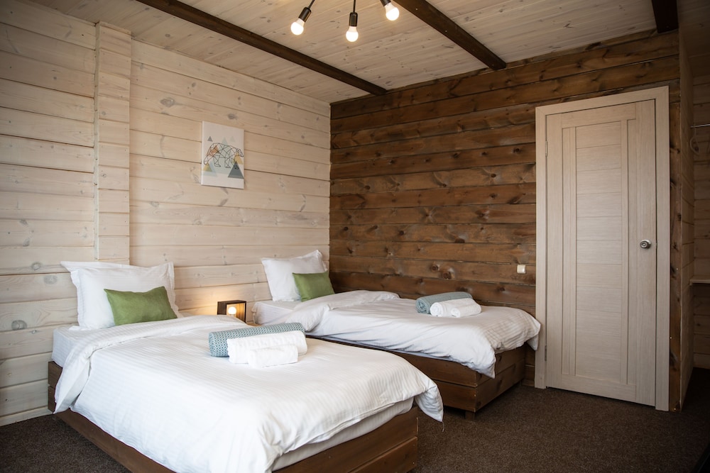 Deluxe Double or Twin Room, 1 Bedroom, Lake View photo 2