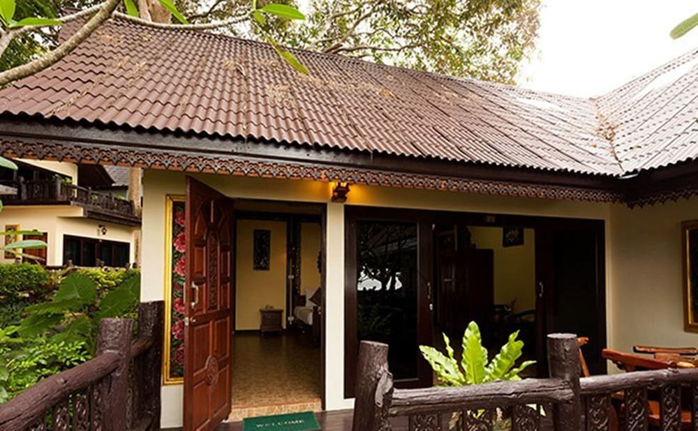 Family Bungalow (Not beach front) (Max. 4 pax) photo 3