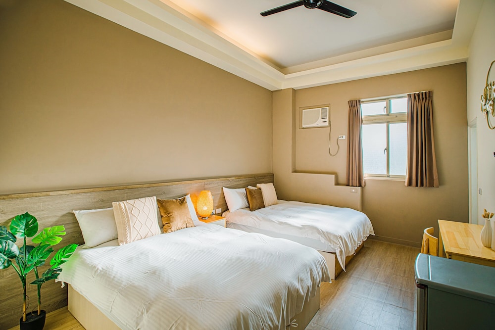 Standard Quadruple Room - Photo 4