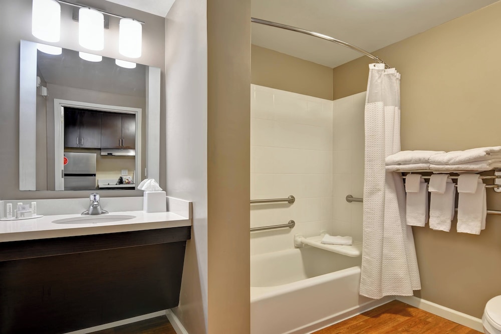 Studio, 2 Queen Beds (Mobility/Hearing Accessible, Tub)