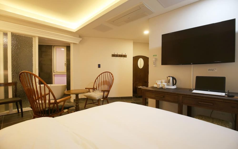 Room (VIP) - Photo 23