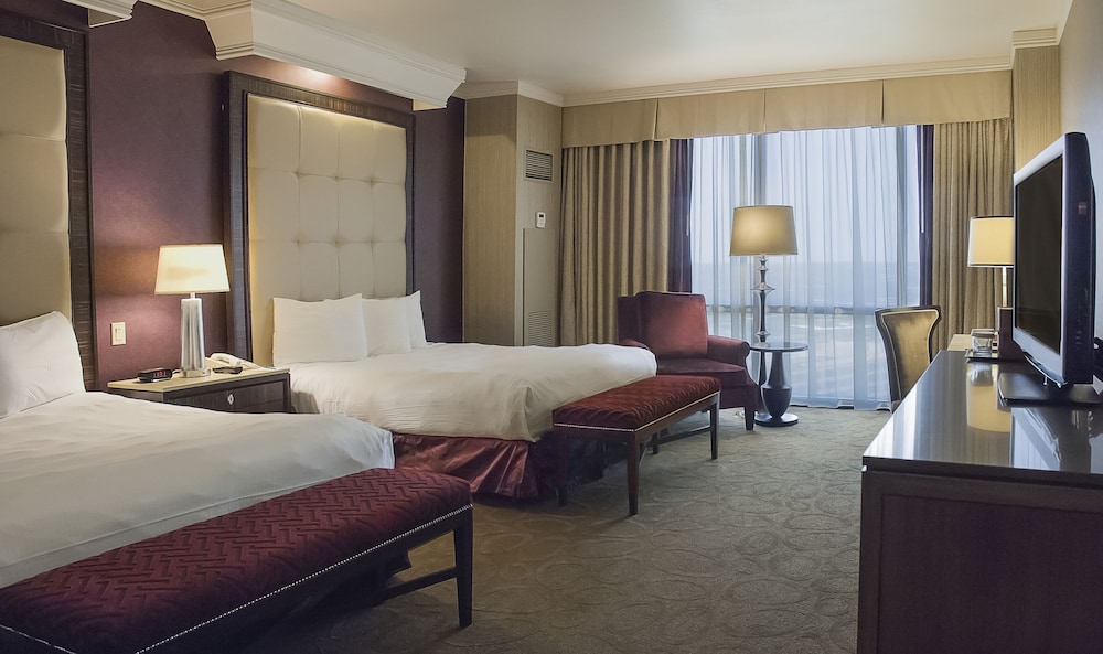 Luxury Room, 2 Queen Beds, Non Smoking photo 2