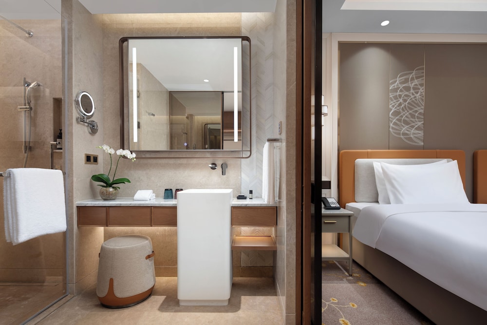 Elite Twin Room, City View photo 2