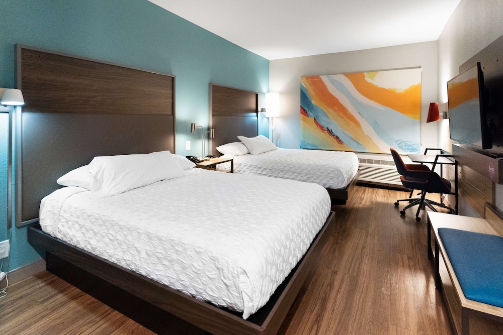 Room, 2 Queen Beds - Photo 1