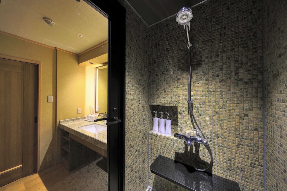 Suite with Spa Bath, Non Smoking - Photo 5