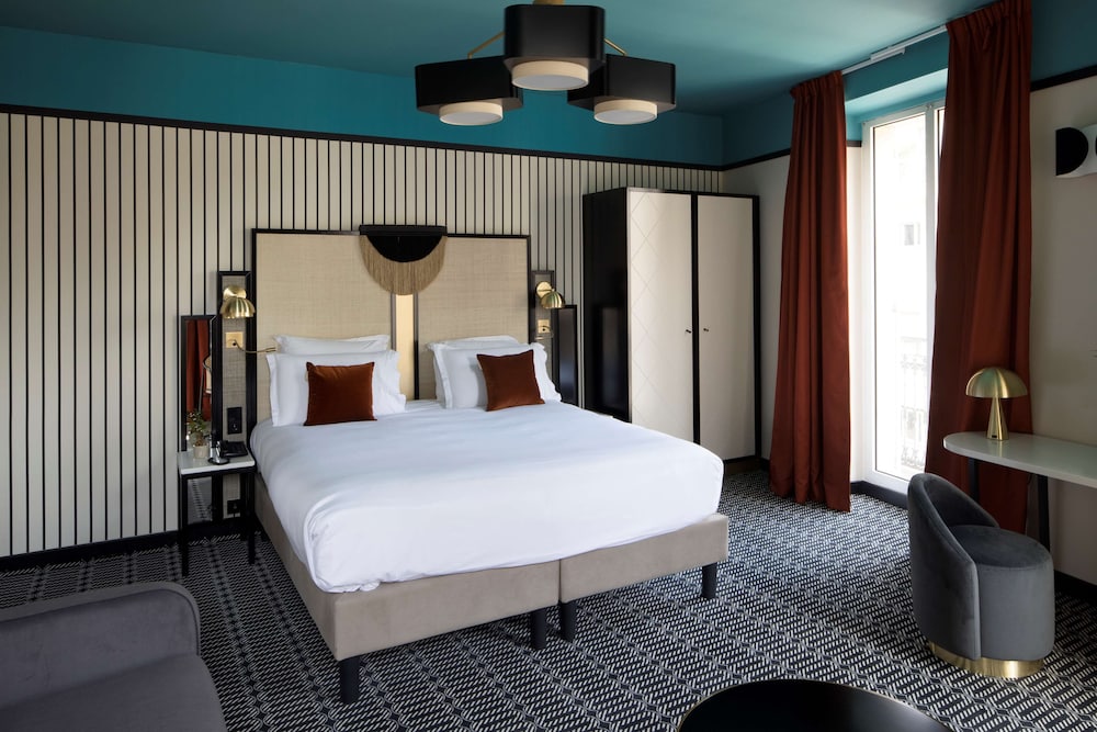 Junior Suite, 1 King Bed, Non Smoking (Twin bed on request;with Sofabed) - Photo 8