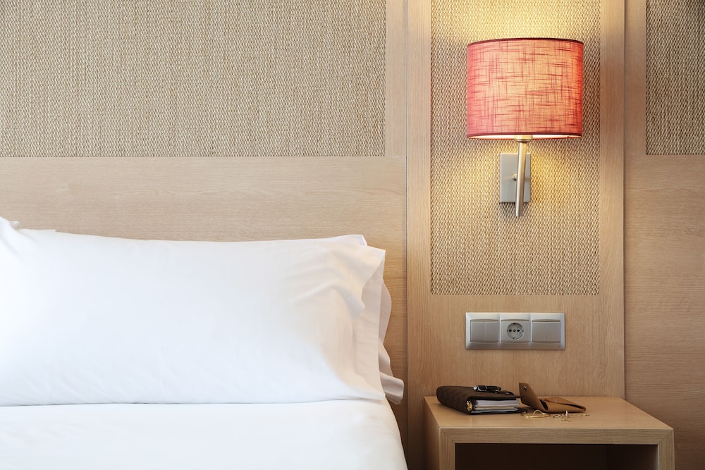 Standard Double or Twin Room, Balcony - Photo 2