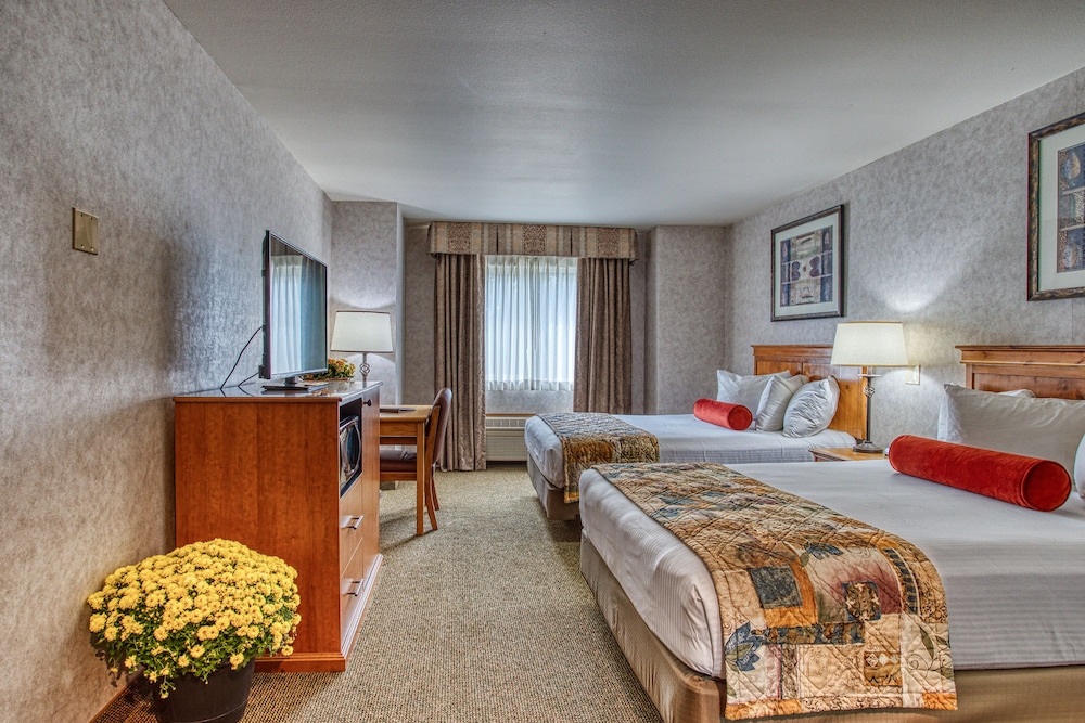 Standard Room, 2 Queen Beds photo 2