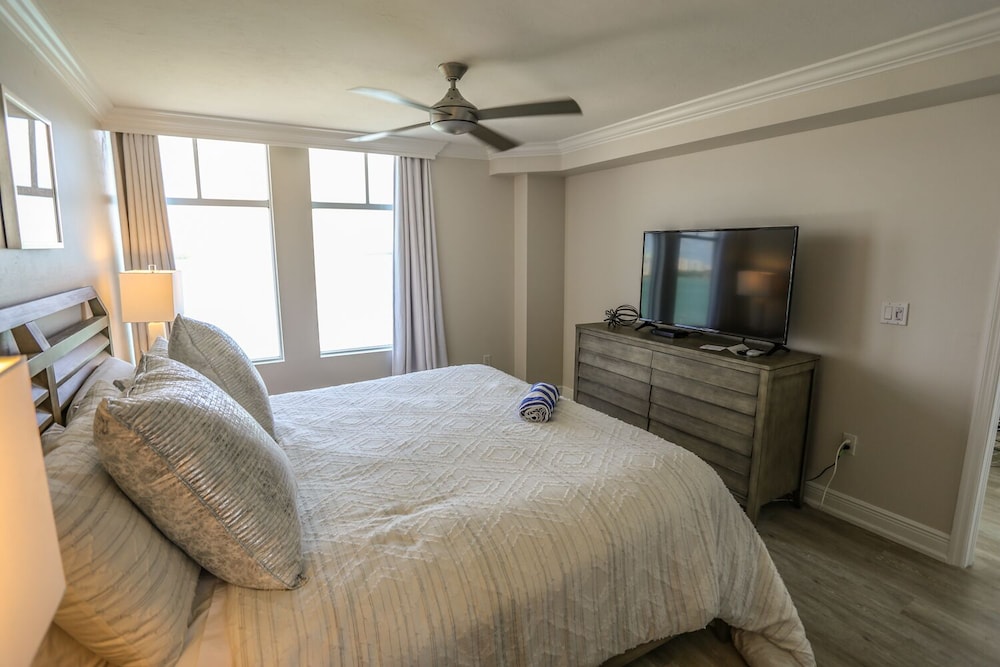 Condo, 1 King Bed With Sofa Bed, Private Pool (#404 - No Pets Allowed)