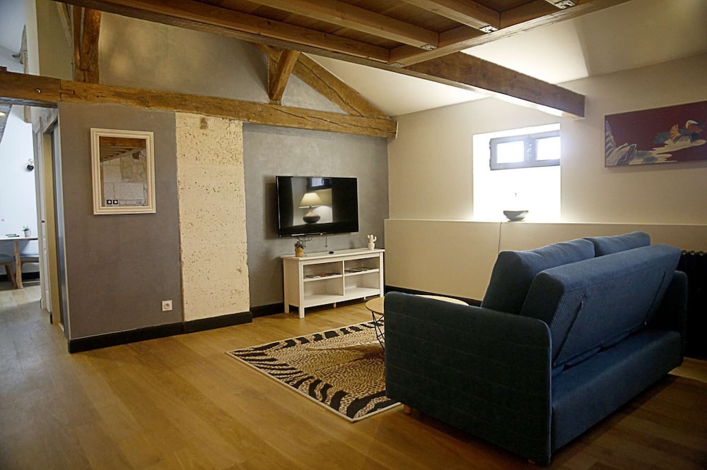 Apartment (Apt 32) photo 2