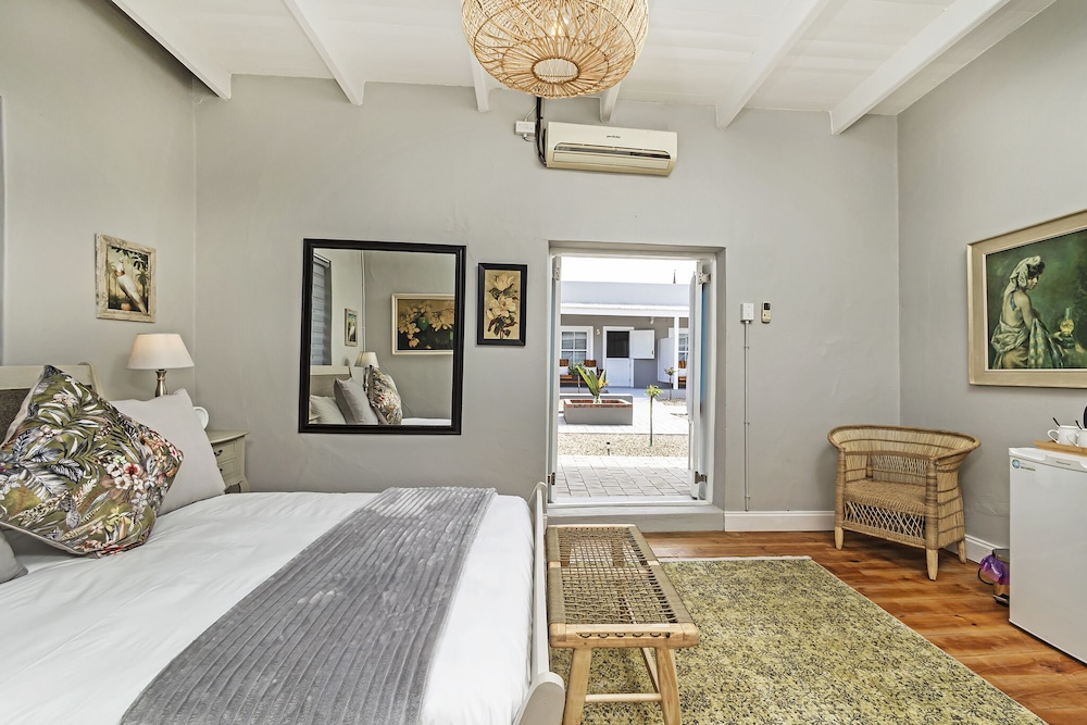 Honeymoon Room