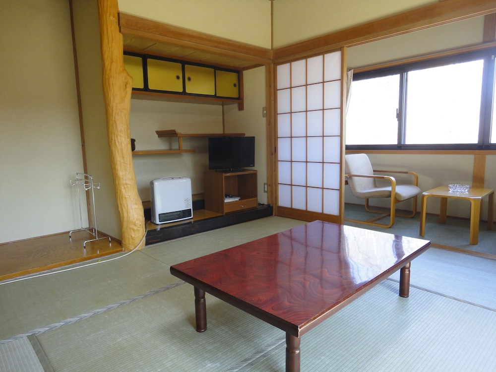 Japanese Style Room With Shared Bathroom photo 2