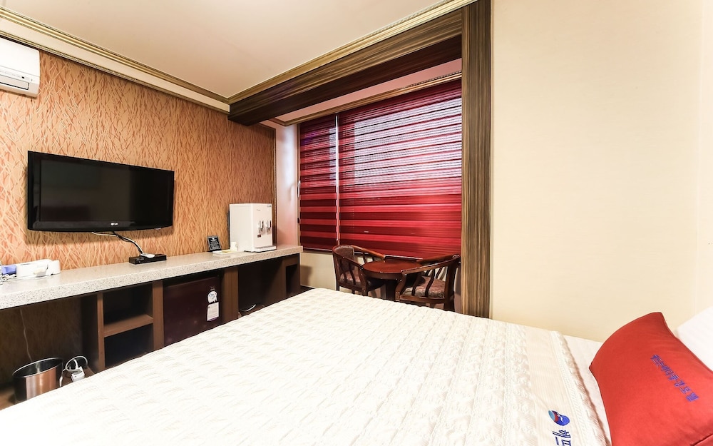 Room (Standard Room) - Photo 3