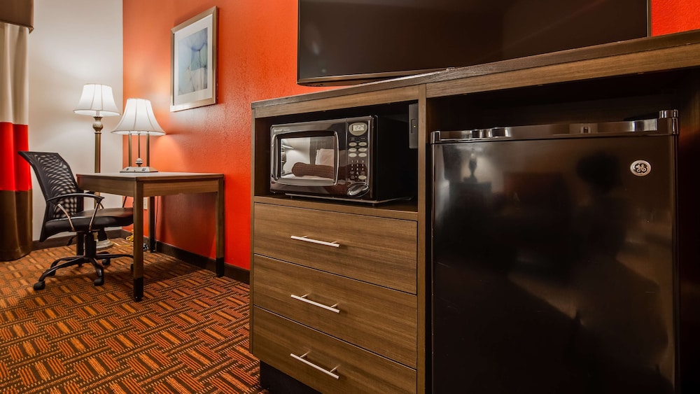 Business Room, 1 King Bed, Non Smoking - Photo 4