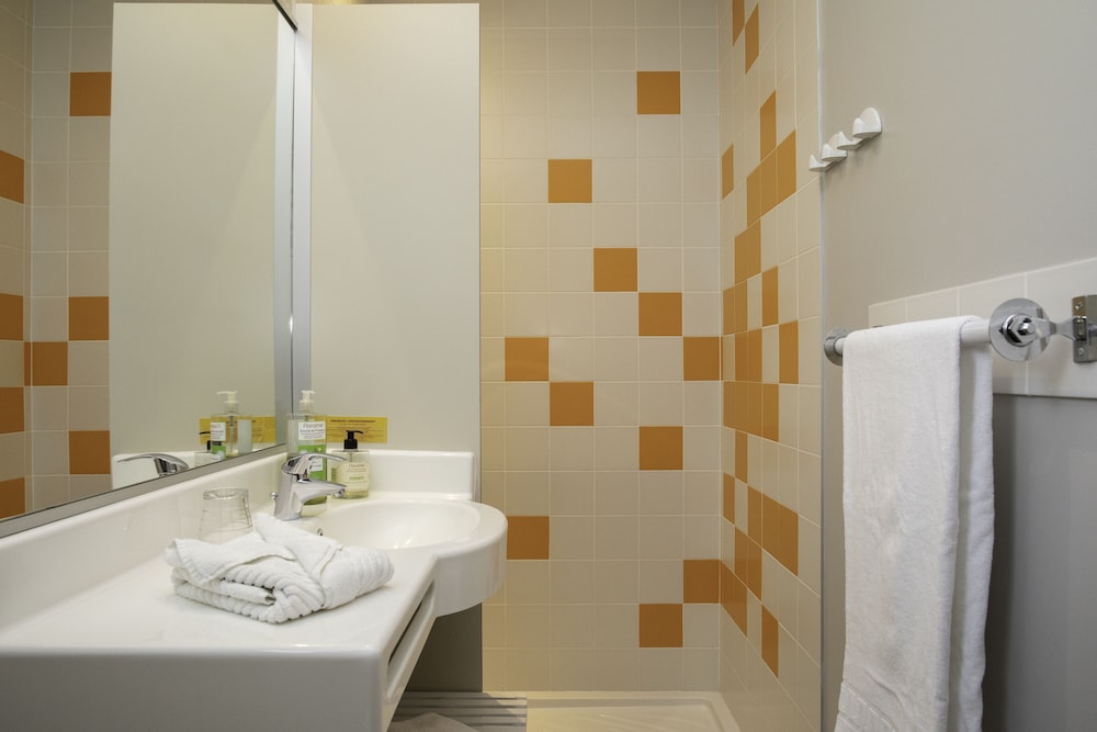 Comfort Room - Photo 3