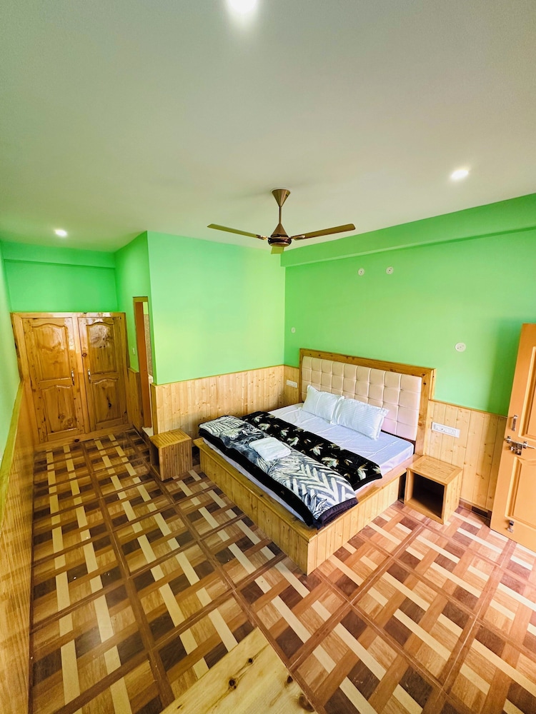 Premium Room Triple Beds photo 3