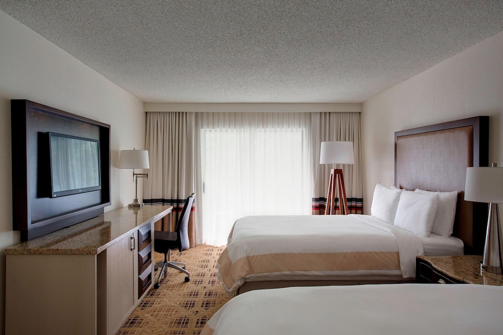 One Bedroom Suite with Balcony