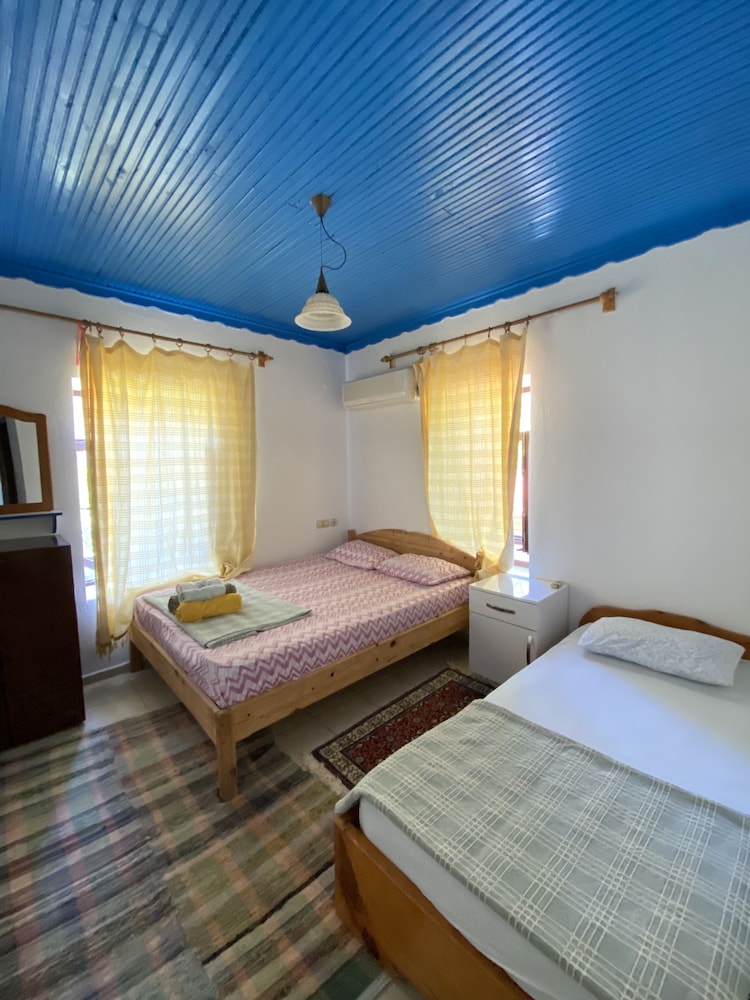 Standard Triple Room photo 1