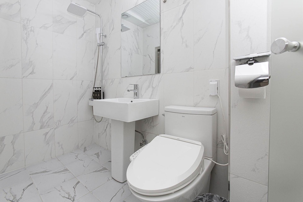 Deluxe Bath Room photo 2