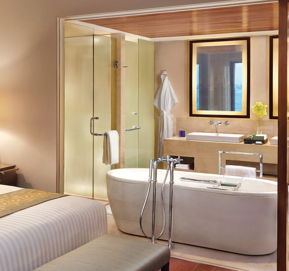 Premier Suites